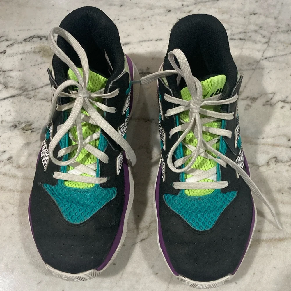 Adidas Harden Stepback basketball shoes